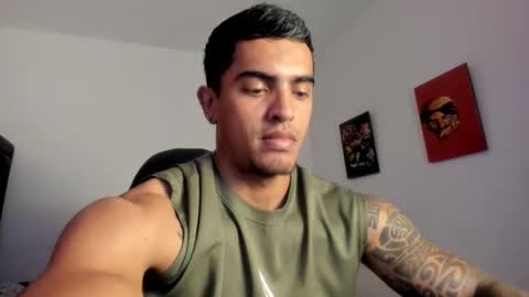 Snapshot of franco_ruiz_ chatting on 10.17.25 franco online show from 10.17.25