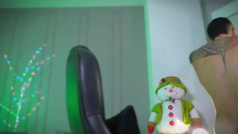 Frank Farrell. Hey remember to give me a thumbs up Ty online show from 11.14.25