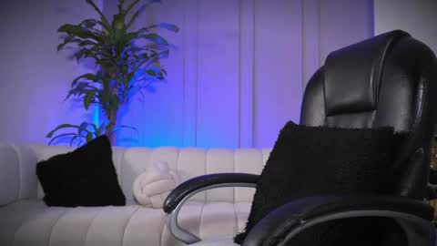 Frank Farrell. Hey remember to give me a thumbs up Ty online show from 04.17.26