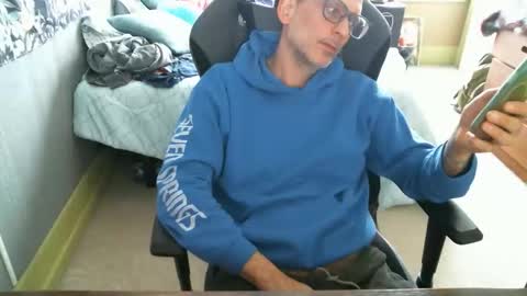 Snapshot of franklindatanklin chatting on 02.05.26 franklindatanklin online show from 02.05.26