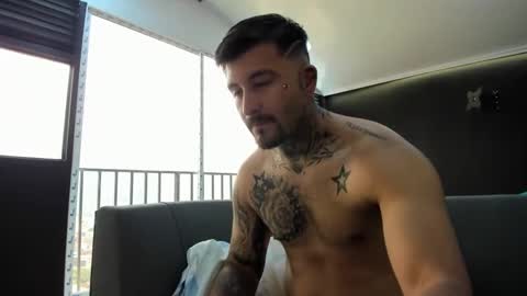 Snapshot of frankrouse_ chatting on 01.19.25 Frank online show from 01.19.25