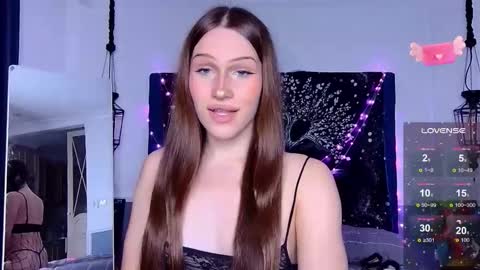 I am franzeva  online show from 09.21.25