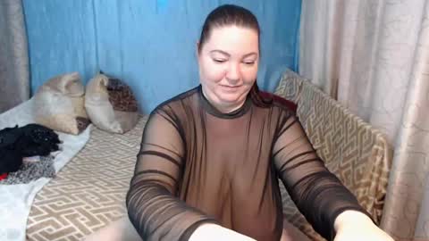 Snapshot of frau_becky chatting on 01.16.25 frau_becky online show from 01.16.25