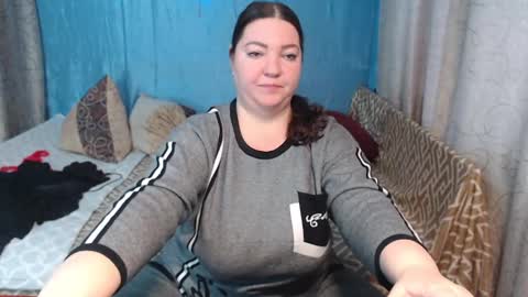 Snapshot of frau_becky chatting on 02.20.25 frau_becky online show from 02.20.25
