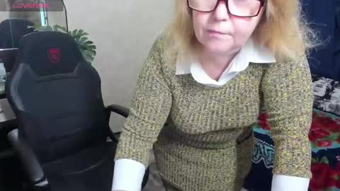 Snapshot of fraumartha chatting on 12.12.24 FrauMartha online show from 12.12.24