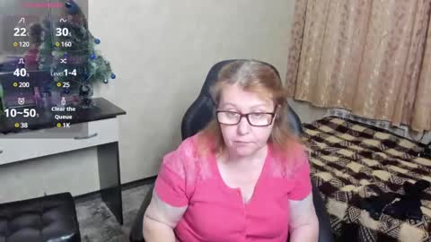 Snapshot of fraumartha chatting on 12.26.24 FrauMartha online show from 12.26.24