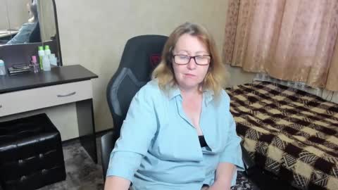 Snapshot of fraumartha chatting on 02.08.25 FrauMartha online show from 02.08.25