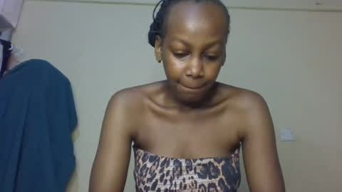 Snapshot of freaky_beauty chatting on 06.18.26 freaky_beauty online show from 06.18.26