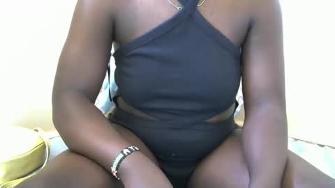 freaky_dolly online show from 02.26.25