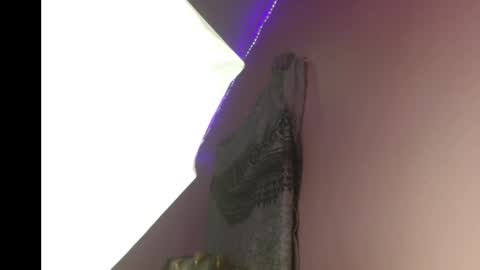 Snapshot of freaky_luna chatting on 11.01.25 luna online show from 11.01.25