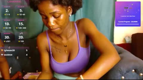 Snapshot of freaky_shamzzy chatting on 09.27.25 shamika online show from 09.27.25