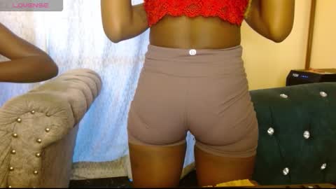 Snapshot of freaky_shamzzy chatting on 10.16.25 shamika online show from 10.16.25