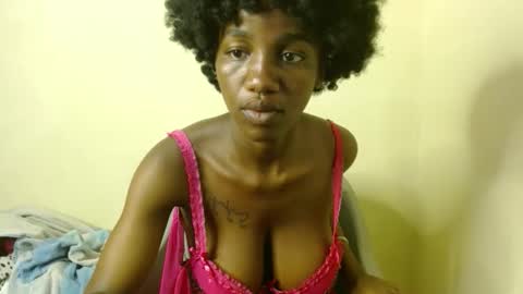 Snapshot of freaky_shamzzy chatting on 11.17.25 shamika online show from 11.17.25