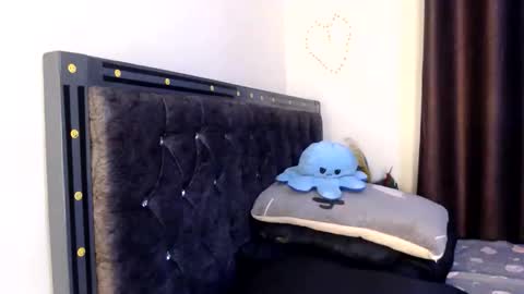 freakyshewolf1 online show from 09.19.25