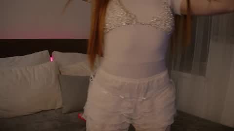 Snapshot of freckle_diyana chatting on 11.04.25 Diyana online show from 11.04.25