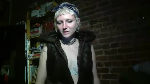 Snapshot of fred_reid chatting on 05.05.26 Lily Red online show from 05.05.26