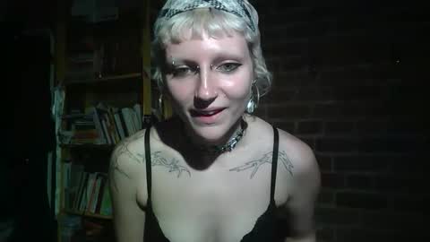 Snapshot of fred_reid chatting on 05.06.26 Lily Red online show from 05.06.26