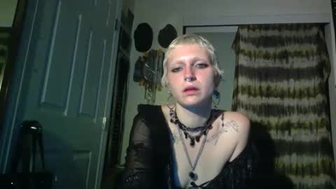 Snapshot of fred_reid chatting on 06.05.26 Lily Red online show from 06.05.26