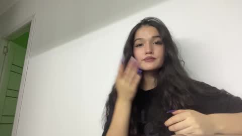 Mia online show from 06.04.26