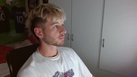 Snapshot of freddy_star chatting on 10.04.25 Frederick Perin online show from 10.04.25