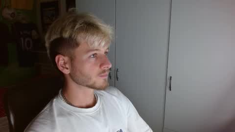 Snapshot of freddy_star chatting on 10.06.25 Frederick Perin online show from 10.06.25