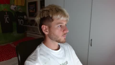 Snapshot of freddy_star chatting on 10.07.25 Frederick Perin online show from 10.07.25