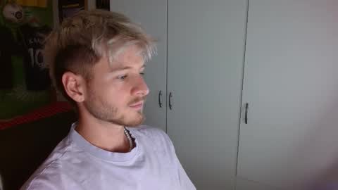 Snapshot of freddy_star chatting on 10.08.25 Frederick Perin online show from 10.08.25