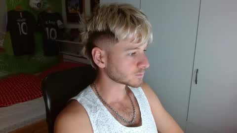 Snapshot of freddy_star chatting on 10.19.25 Frederick Perin online show from 10.19.25