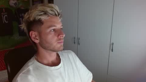 Snapshot of freddy_star chatting on 10.23.25 Frederick Perin online show from 10.23.25