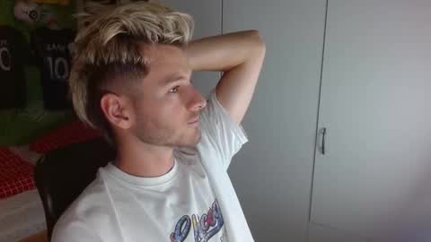 Snapshot of freddy_star chatting on 10.24.25 Frederick Perin online show from 10.24.25