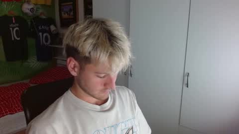 Snapshot of freddy_star chatting on 10.27.25 Frederick Perin online show from 10.27.25