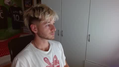 Snapshot of freddy_star chatting on 11.03.25 Frederick Perin online show from 11.03.25