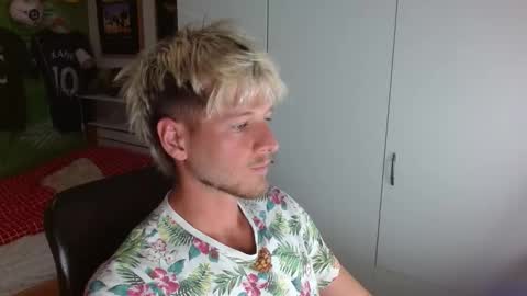 Snapshot of freddy_star chatting on 11.13.25 Frederick Perin online show from 11.13.25