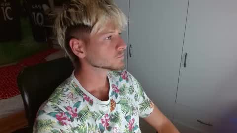 Snapshot of freddy_star chatting on 11.14.25 Frederick Perin online show from 11.14.25