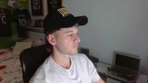 Snapshot of freddy_star chatting on 02.10.26 Frederick Perin online show from 02.10.26