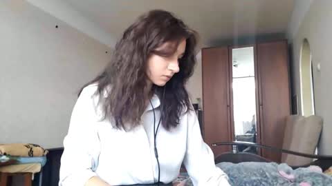 Mia online show from 10.13.25