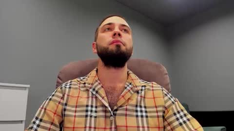 Snapshot of free_man___ chatting on 10.15.25 Andrew online show from 10.15.25