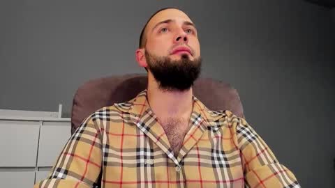 Snapshot of free_man___ chatting on 10.29.25 Andrew online show from 10.29.25