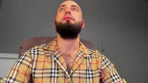 Snapshot of free_man___ chatting on 11.12.25 Andrew online show from 11.12.25