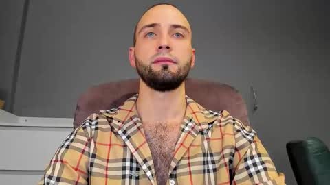 Snapshot of free_man___ chatting on 11.14.25 Andrew online show from 11.14.25