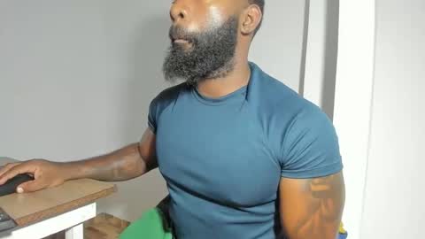 Snapshot of freedom_24 chatting on 11.18.25 shakur online show from 11.18.25