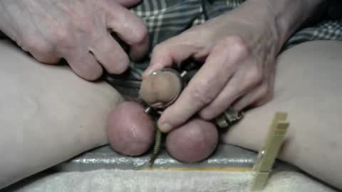 Snapshot of freewillie1234 chatting on 12.08.24 I am a total slave slut. I would like to have multiple owners to use me every day. online show from 12.08.24