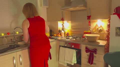 Snapshot of french_devotion chatting on 12.23.24 Louise or Lou 3 online show from 12.23.24