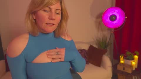 Snapshot of french_devotion chatting on 03.05.25 Louise or Lou 3 online show from 03.05.25