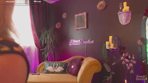 Louise or Lou 3 online show from 03.26.26