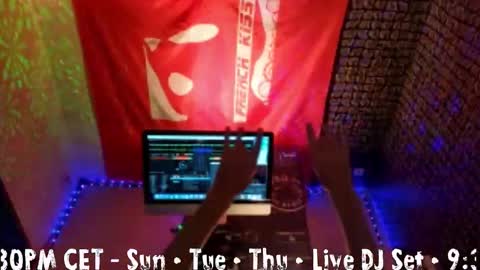 Snapshot of frenchkissdjfk chatting on 10.26.25 frenchkissdjfk online show from 10.26.25