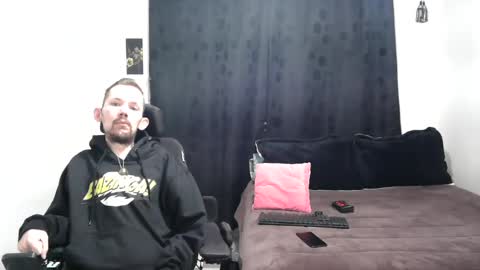 Snapshot of frenchroulette chatting on 12.27.24 Thomas y Sophia online show from 12.27.24