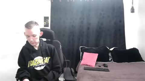 Snapshot of frenchroulette chatting on 12.31.24 Thomas y Sophia online show from 12.31.24