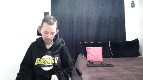 Snapshot of frenchroulette chatting on 02.16.25 Thomas y Sophia online show from 02.16.25