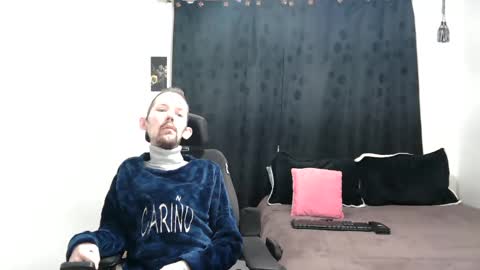 Snapshot of frenchroulette chatting on 02.26.25 Thomas y Sophia online show from 02.26.25